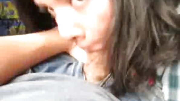 他妈的一个黑色的胖子硬让他大汗淋漓